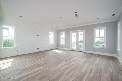 Spacious living room