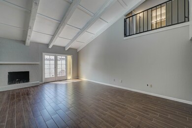 7 E Loma Ln-5
