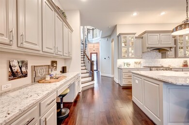 8602 Costmary Ln, Houston, TX 77055 - photo 6