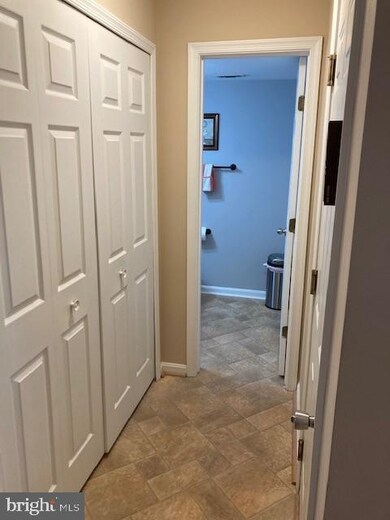 20017 Gateshead Cir, Germantown, MD 20876 - photo 2