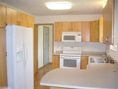 6136 Wexford Rd, Indianapolis, IN 46220 - photo 6