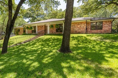 1509 Cliffwood Rd, Euless, TX 76040 - photo 2