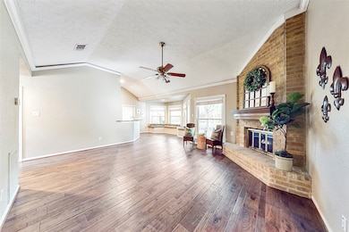 1405 Edinburgh Dr, Friendswood, TX 77546 - photo 5