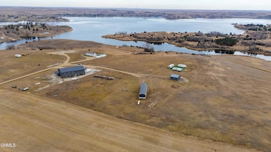 6812 E Schatz Dr, Elgin, ND 58533 - photo 7