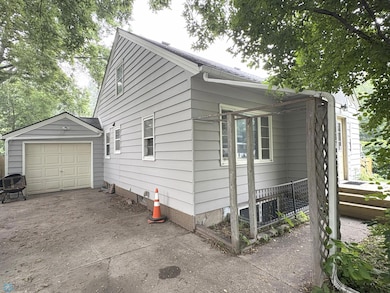 826 10th Ave S, Moorhead, MN 56560 - photo 3