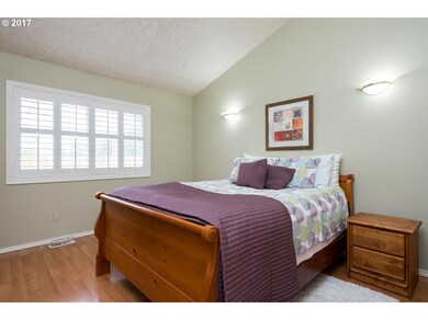 376 SW Chapman Ave, Troutdale, OR 97060 - photo 6