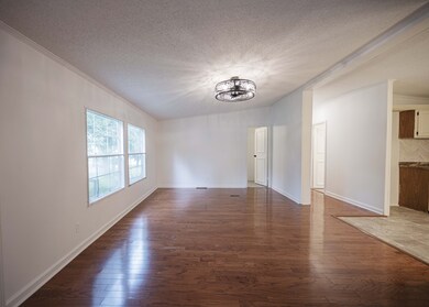 215 Wall St, Shelbyville, TN 37160 - photo 5