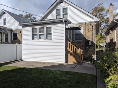 5717 W Melrose St, Chicago, IL 60634 - photo 2