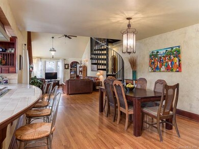 924 W Chapel Rd, Asheville, NC 28803 - photo 5