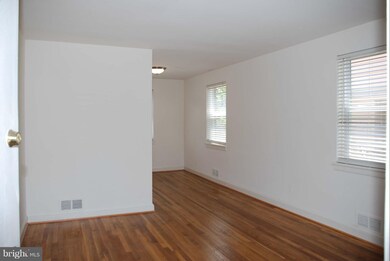 482 Burbank St SE, Washington, DC 20019 - photo 2