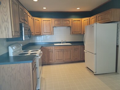 92 W Main St unit 1, Dudley, MA 01571 - photo 2