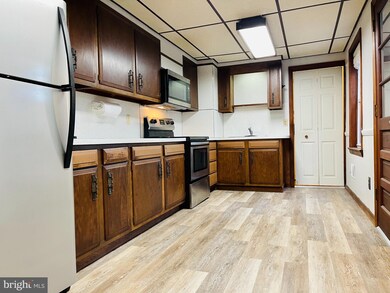 347 N 10th St, Reading, PA 19604 - photo 5