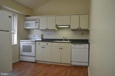 112 S Ann St unit 2, Baltimore, MD 21231 - photo 4