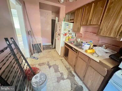 1544 Stonewood Rd, Baltimore, MD 21239 - photo 7