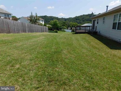 160 Asbury Ct, Mount Wolf, PA 17347 - photo 4