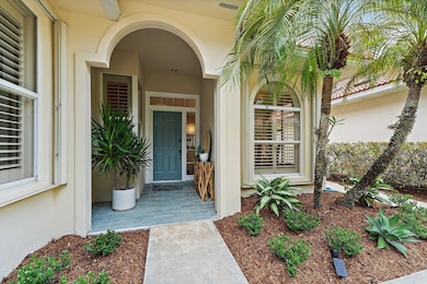 231 E Tall Oaks Cir, Palm Beach Gardens, FL 33410 - photo 2