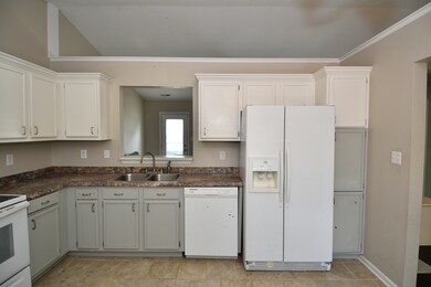 49 Meadow Creek Blvd E, Whiteland, IN 46184 - photo 7