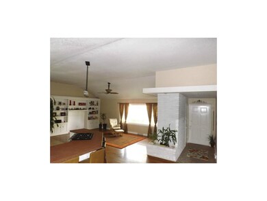 Great Open Flow from entrance, preparing meals, to entertaining for your envy's guess.