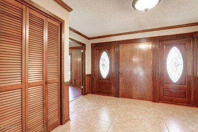 516 Robert Lee Cir-14