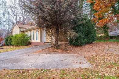 711 Merrideth Square, Lenoir, NC 28645 - photo 7