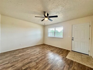 411 E 3rd St, Hydro, OK 73048 - photo 2