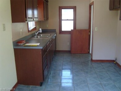 705 Kenilworth Ave, Sheffield Lake, OH 44054 - photo 2