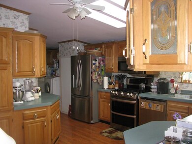 637 S Washington St unit 19, North Attleboro, MA 02760 - photo 6