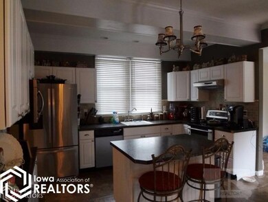 203 E Summit Ave, Shenandoah, IA 51601 - photo 6