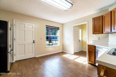 7793 Hunters Lake Cir N, Jacksonville, FL 32210 - photo 5