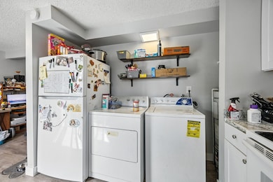 316 W 3rd St, Phoenix, OR 97535 - photo 6