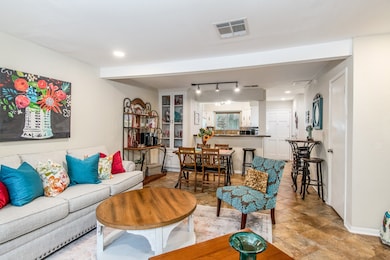 2503 Bering Dr unit 7, Houston, TX 77057 - photo 5