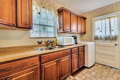 7745 Mustang Ave, El Paso, TX 79915 - photo 7