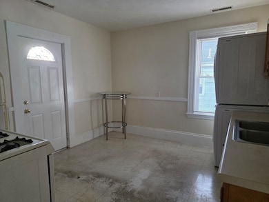 209 Ash St unit 2, Waltham, MA 02453 - photo 4