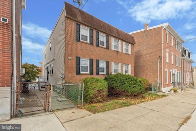 210 Holstein St, Bridgeport, PA 19405 - photo 2