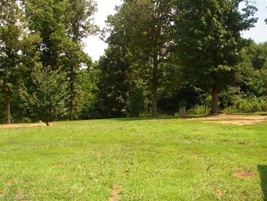 5068 Waynick Meadow Rd, Asheboro, NC 27205 - photo 4