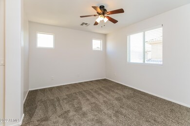 006-photo-main-bedroom-11005655