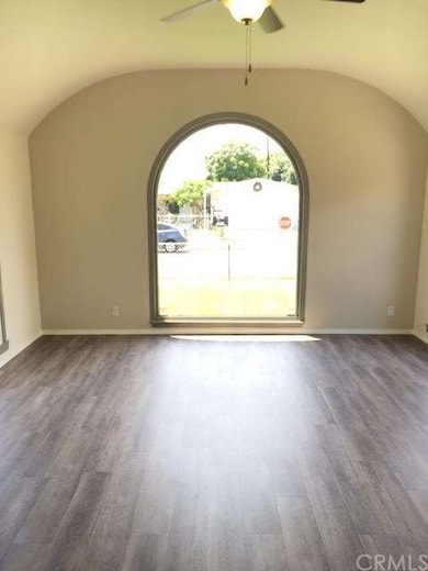 11712 Antwerp Ave, Los Angeles, CA 90059 - photo 3