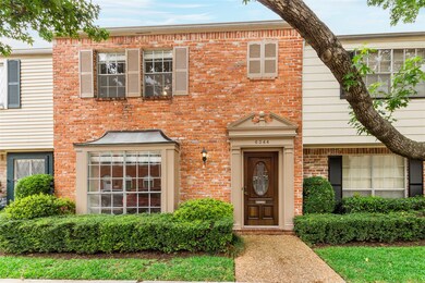 This well maintained community is zoned to Briargr