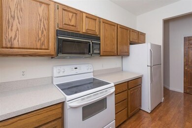 2102 Bent Trail Ct, Ann Arbor, MI 48108 - photo 4