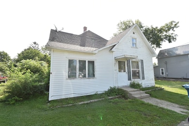 307 S Center St, Boswell, IN 47921 - photo 2