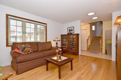 561 E Park Ave, Elmhurst, IL 60126 - photo 6