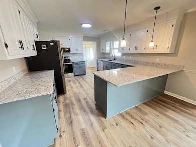 879 Twin Lakes Dr, Sumter, SC 29154 - photo 7