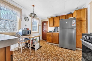 Lower unit , newer appliances stay