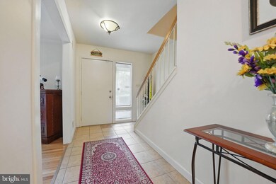 9601 Tinsmith Ln, Burke, VA 22015 - photo 6