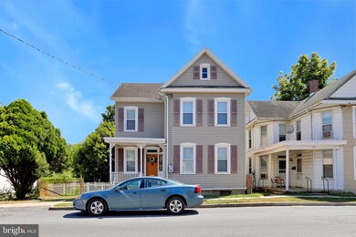 352 W Queen St, Chambersburg, PA 17201 - photo 2