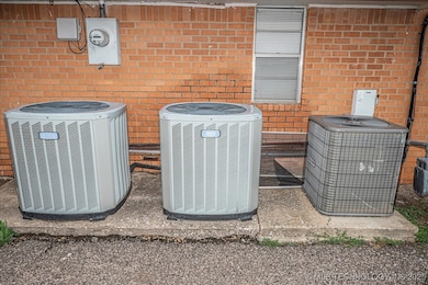 2000 W 32nd, Ada, OK 74820 - photo 5