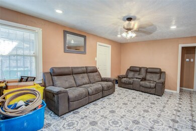 7308 La Paseo St, Houston, TX 77087 - photo 4
