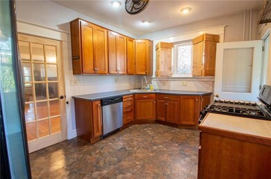 1119 N 21st St, Allentown, PA 18104 - photo 6