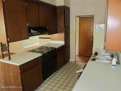 6933 Dongalla Ct, Jacksonville, FL 32211 - photo 5