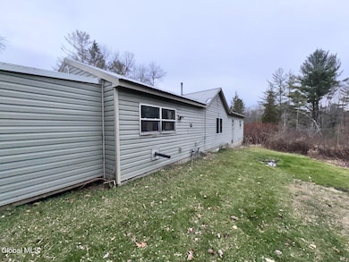 1427 North Rd, Amsterdam, NY 12010 - photo 3